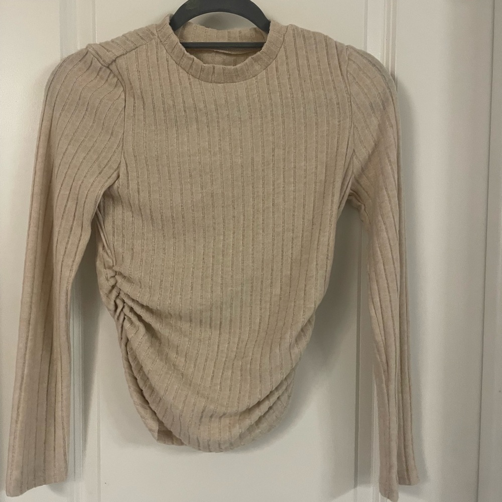 Ruched side shirt.